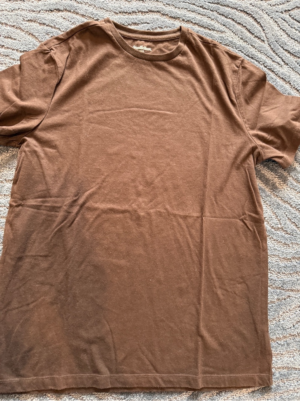 Men’s chocolate brown t shirt